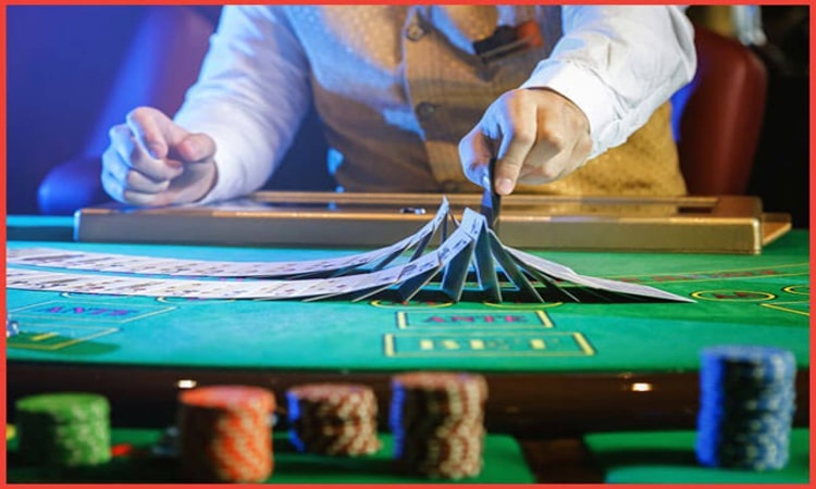 Sub dealer là gì - Người phân bài công minh casino 